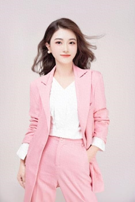 张梦瑶 新时代经济文化复兴的践行者与艺术交流的桥梁